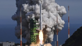 FOTO: Južná Kórea odpálila vlastnú raketu. Nuri úspešne umiestnila na obežnú dráhu simulovaný náklad