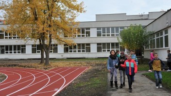 Viac ako polovica učiteľov má v triede ukrajinské deti. Chcú sa učiť jazyk, problémom je psychická nepohoda
