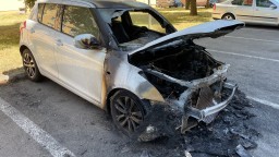 VIDEO: Košickému krajskému poslancovi zhorelo auto, prípad vyšetruje polícia
