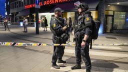 Nórska tajná služba vyšetruje streľbu v Osle ako islamistický terorizmus