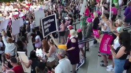 V Spojených štátoch prepukli demonštrácie proti zákazu potratov