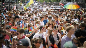 Koniec diskriminácie sexuálnym menšinám. Pochody hrdosti prilákali do miest tisíce ľudí