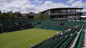 Začína sa Wimbledon 2022. Na tradičnom turnaji budú chýbať ruskí tenisti aj iné známe mená
