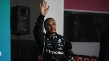 Lewis Hamilton sa mal stať terčom rasistického útoku zo strany bývalého šampióna F1
