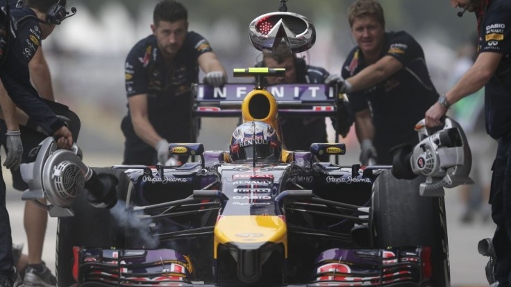 Red Bull ukončil zmluvu s rezervným jazdcom Vipsom pre rasizmus