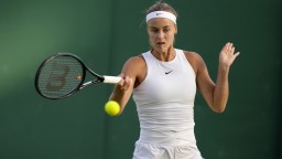 Wimbledon: Schmiedlová postúpila do 2. kola dvojhy, Kučová taktiež nezaostala