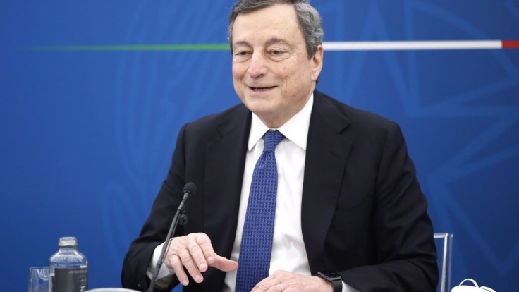 V talianskej koalícii to vrie. Premiér Draghi musel náhle opustiť summit NATO