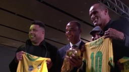 Brazílske futbalové legendy si zaspomínali, od ich triumfu v Japonsku uplynulo už 20 rokov