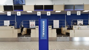 Zavládne na letiskách chaos? Palubný personál Ryanairu a easyJetu ohlásil ďalšie štrajky