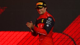 Veľká cena Británie: Sainz si vybojoval prvé víťazstvo, Verstappen finišoval až siedmy