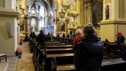 Počet katolíkov klesá, Slováci sa čoraz viac hlásia k netradičným cirkvám