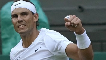 Wimbledon: V rozhodujúcom dejstve sa vedenia ujal Nadal. Porazil Fritza a postúpil do semifinále