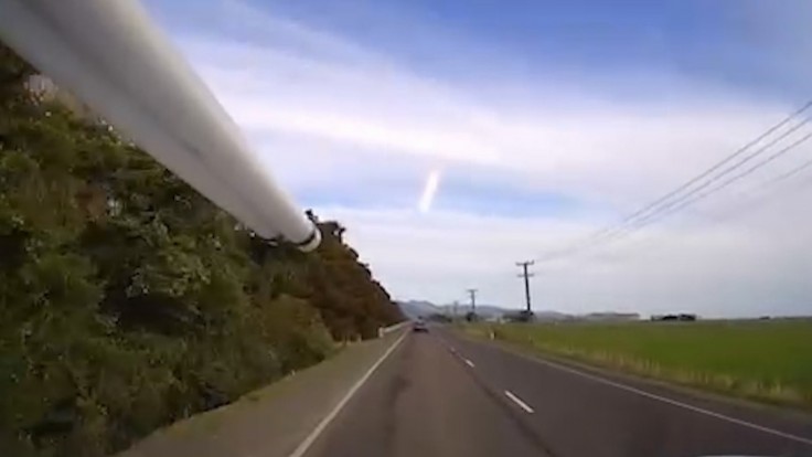VIDEO: Obyvatelia Nového Zélandu zahliadli na oblohe ohnivú guľu. Išlo o vzácny a nečakaný jav