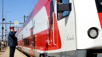 Obyvatelia Horehronia a Gemera nesúhlasia s obmedzením vlakovej dopravy, spustili petíciu