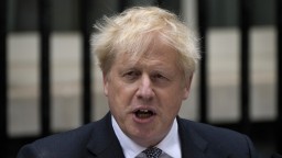 Odchod Johnsona spory po brexite nevyrieši, šepká sa v Bruseli