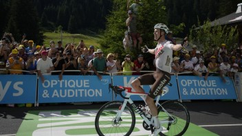 Tour de France: Víťazom 9. etapy sa stal Bob Jungels, Pogačar zostal v žltom