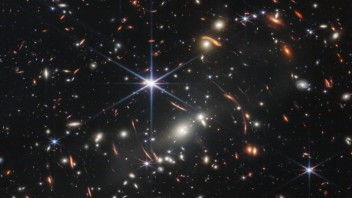 Najhlbší pohľad do vesmíru. Teleskop Jamesa Webba zachytil svetlo z galaxií spred miliárd rokov