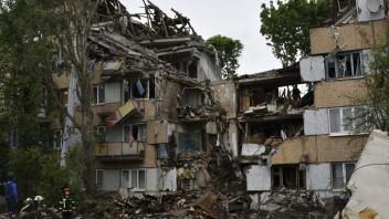 ONLINE: Počet obetí útoku na Vinnyciu stúpol, Rusi sa nedokážu presúvať rýchlo