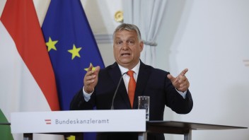 Orbán poprel, že bol jeho kritizovaný prejav rasistický. Stáva sa, že sa vyjadrím nejednoznačne, uviedol
