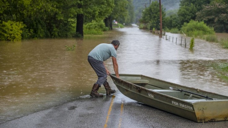 FOTO: Záplavy v americkom Kentucky si vyžiadali 16 obetí, stovky ľudí prišli o domovy