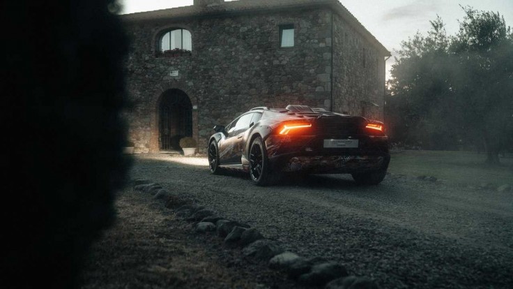Lamborghini pripravuje Huracán do terénu. Naznačuje tomu nové video z dielne automobilky