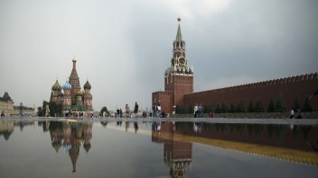 Kremeľ chce zaviesť na školách vlasteneckú výchovu. Žiaci sa budú učiť o národných hodnotách