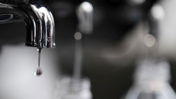 Holandsko vyhlásilo celoštátny nedostatok vody. Žiada verejnosť, aby ňou šetrila