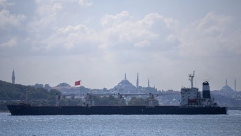 Prvá zásielka ukrajinského obilia preplávala cez Istanbul, na odjazd čaká najmenej 16 ďalších lodí