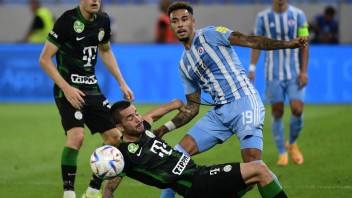 Slovan pozýva na Pireus deti, UEFA rozdala tresty aj pre Ferencváros