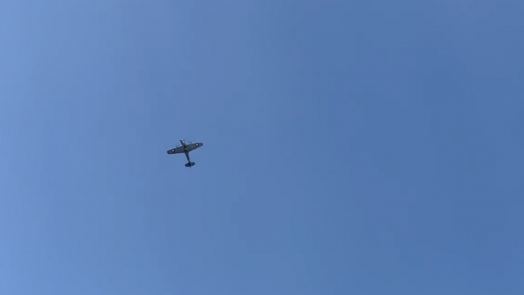 VIDEO: Na leteckom dni v Česku havarovalo lietadlo. Spadlo na dom, pilot neprežil