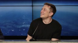 Elon Musk na Twitteri: Kupujem Manchester United, nemáte za čo