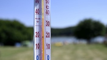 Meteorológovia upozorňujú na vysoké teploty, zasiahnu viaceré okresy na Slovensku
