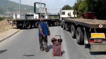 Srbsko a Kosovo za pomoci EÚ urovnali spor o pohybe občanov cez spoločnú hranicu