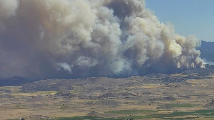 VIDEO: Na severe Kalifornie sa rozmohol obrovský požiar, evakuovať museli už tisícky ľudí