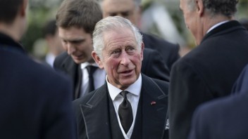 Pozornosť celého sveta sa upiera na bývalého princa Charlesa. Prvýkrát prehovorí k verejnosti ako kráľ