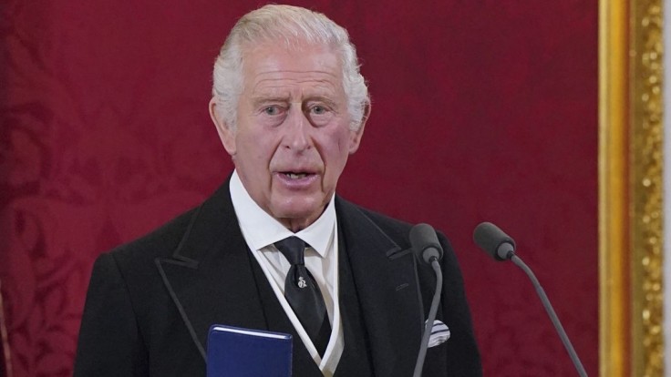 Najväčšou výzvou pre nového kráľa bude udržanie postavenia monarchie, hovoria prieskumy verejnej mienky v Británii