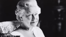 ONLINE: Koniec rozlúčky. Kráľovnú Alžbetu II. pochovali po boku jej manžela, vojvodu z Edinburghu