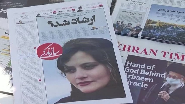 Smrť mladej Iránky sa stále neobjasnila. Jej úmrtie vyvolalo masívne protesty proti policajnej brutalite