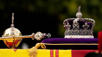 Top 5 najdlhšie vládnucich panovníkov. Thajský kráľ nastúpil na trón ešte ako dieťa