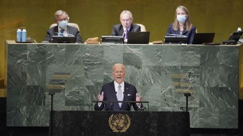 Rusko vojnou na Ukrajine hanebne porušilo Chartu OSN, uviedol Biden