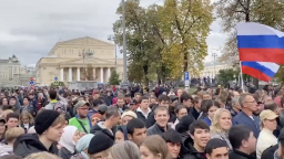 Za víťazstvo! V Rusku sa konali protesty na podporu referend, študentom za účasť ponúkali peniaze