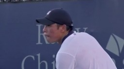 Americký tenista Giron sa prebojoval do finále ATP v San Diegu. V boji o titul sa stretne s Nakashimom