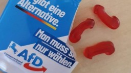Politická strana rozdávala voličom v Nemecku cukríky v tvare penisov