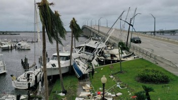 VIDEO: Hurikán Ian zdevastoval na Floride niekoľko miest. Podporu poskytlo takmer 30 amerických štátov