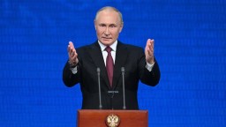 Putin oficiálne pripojil štyri okupované oblasti Ukrajiny k Ruskej federácii