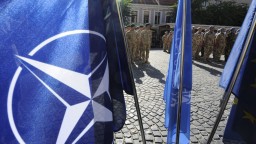 Ukrajina má na vstup do NATO ešte ďaleko. Prekážkou pre Kyjev je práve vojna