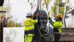Vo Fínsku už nie je žiadna verejná socha Lenina, poslednú odstránili v meste Kotka