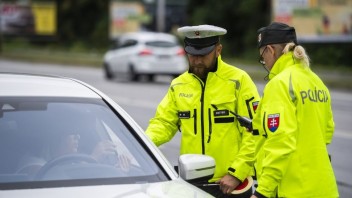 Na Spiši jazdili dvaja vodiči pod vplyvom alkoholu, polícia ich obvinila