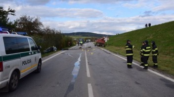 20-ročný vodič sa v Považskej Bystrici čelne zrazil s nákladným vozidlom, nehodu neprežil