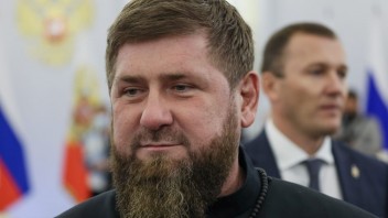 Kadyrov tvrdí, že jeho synovia sa zúčastnili bojov na Ukrajine. Najmladší má len 14 rokov